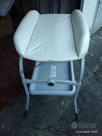 Fasciatoio Chicco con bagnetto incorporato