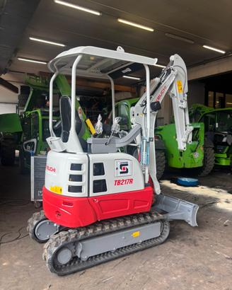 Miniescavatore takeuchi 17q