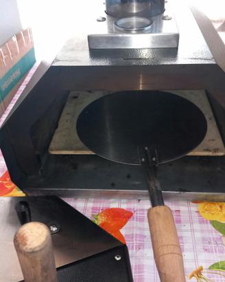 Forno per pizza a legna /pellet