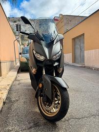 Yamaha XMax 400 Tech Max