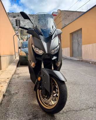 Yamaha XMax 400 Tech Max