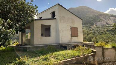 Rif. 1497 Carini Villino categoria C/2+terreno