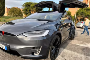 Tesla model X performance 100