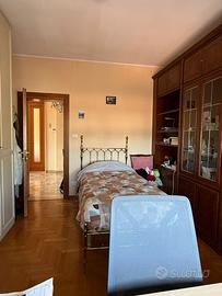 Libera ampia camera singola per studentessa