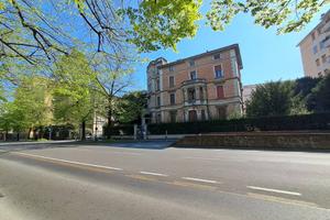 Appartamento di 145 m² con 4 locali e box auto a P
