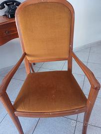 poltroncina in noce chiaro