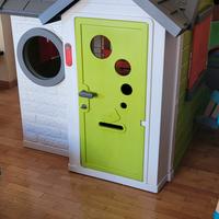 Casetta Smoby dal design moderno con 2 finestre