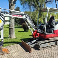 Miniescavatore cingolato TAKEUCHI TB230