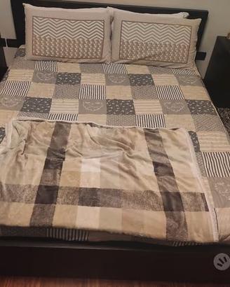 Letto IKEA con comodini e comò