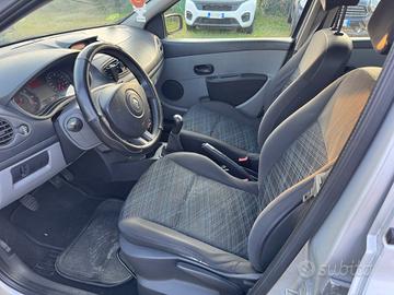 Renault Clio 1.2 Benzina 5 porte Luxe neopatentati