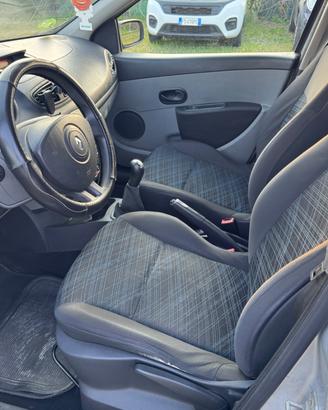 Renault Clio 1.2 Benzina 5 porte Luxe neopatentati
