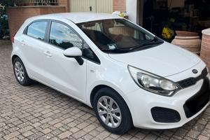 KIA Rio 3ª serie - 2012