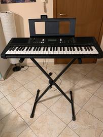 Pianola elettrica YAMAHA