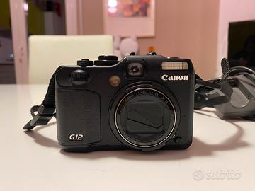 Canon PowerShot G12 con obiettivo 5xIS