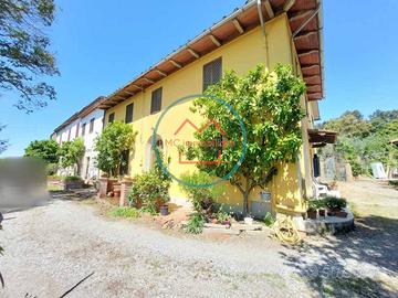 Casa indipendente di 140 m² con 5 locali a Monteca