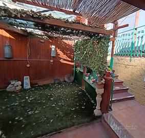 Appartamento ad Aci Catena con terrazzo e garage