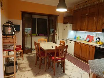 Stanza matrimoniale luminosa e spaziosa