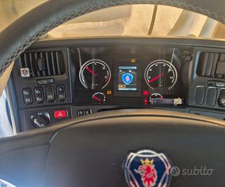 SCANIA R560