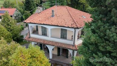 Villa di 229 m² con 5 locali e box auto a Galbiate