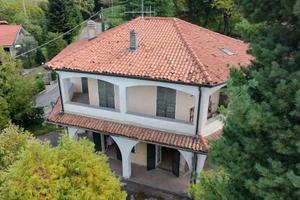 Villa di 229 m² con 5 locali e box auto a Galbiate