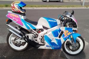 Suzuki RGV 250 VJ 22