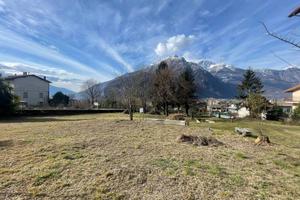 Terreno di 527 m² a Novate Mezzola
