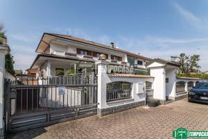 PORZIONE DI BIFAMILIARE PIANO TERRA