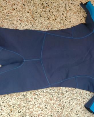 Muta surf ragazzo primaverile