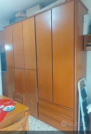 Armadio 5 ante 240x255x60cm.