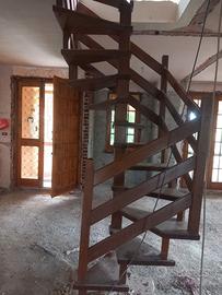 Scala chiocciola in legno