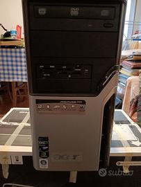 Computer, monitor, stampante, macchina da scrivere