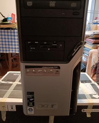 Computer, monitor, stampante, macchina da scrivere