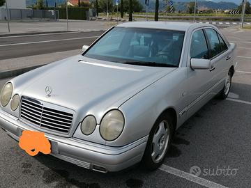 Mercedes 200 E
