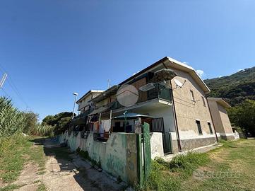 2 LOCALI A FALCONARA ALBANESE