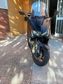 TMAX 560