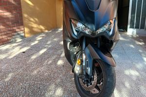 TMAX 560