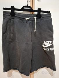 Pantaloni Uomo corti Nike taglia XS 