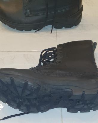 stivaletti militari neri