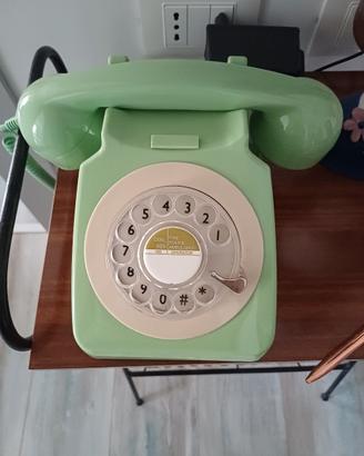 Telefono vintage verde a rotella anni '60/70