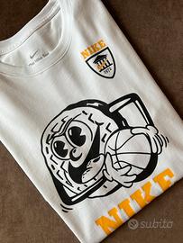 T-shirt Nike bianca con stampa