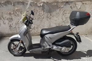 Scarabeo 200 per uso ricambi.