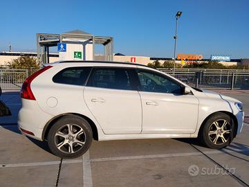 Volvo XC60 anno 2015
