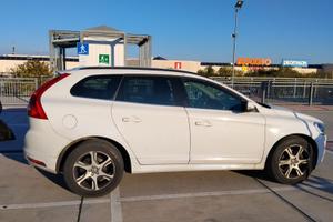 Volvo XC60 anno 2015