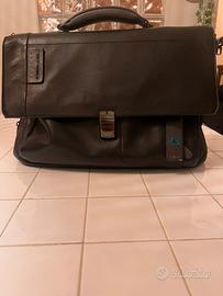 Borsa Piquadro in pelle nera - elegante e capiente