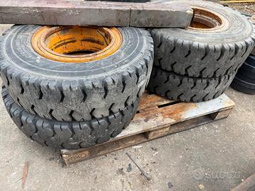 G08 Gomme per muletto