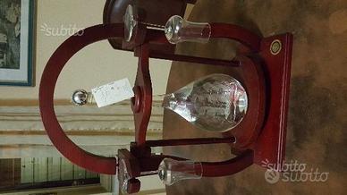 Composizione in legno con grappa