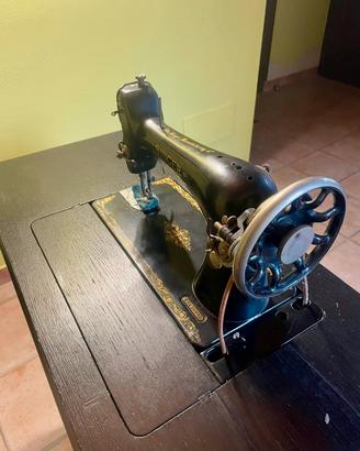 Macchina da cucire Singer d’epoca