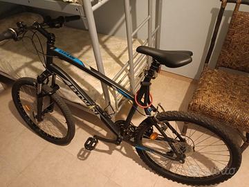 mountain bike poco usata