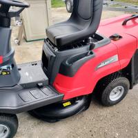 Trattorino tagliaerba idrostatico