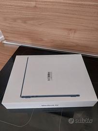 MacBook Air 13" M5 Mezzanotte 16GB/512GB - NUOVO!
